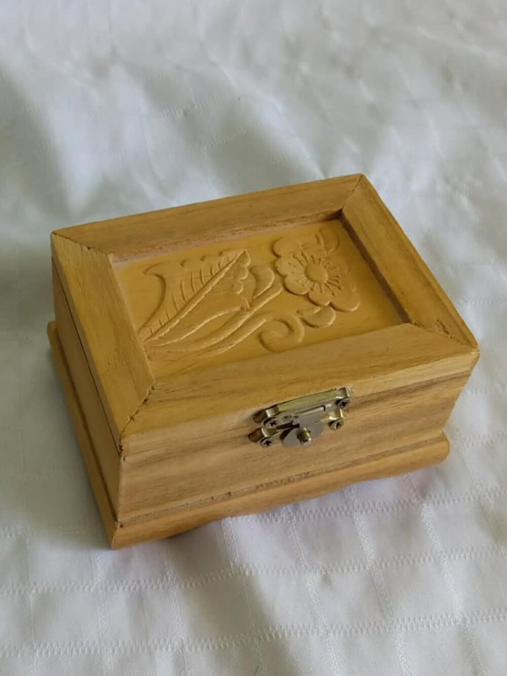 A small perfect vintage treasure box, light-colored wood & engraved flower